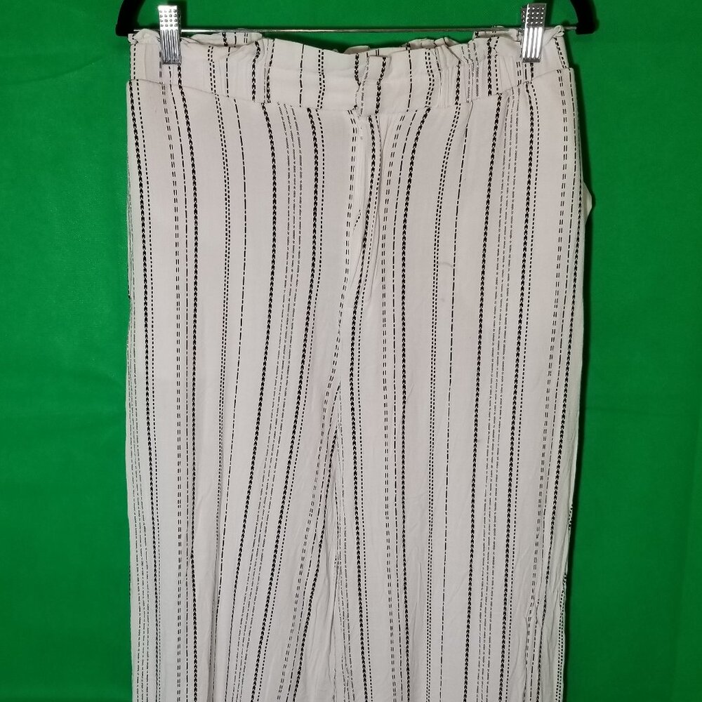 Forever 21 Women Pinstripe Wide-Leg Pants Size Large Black White Office Vacation